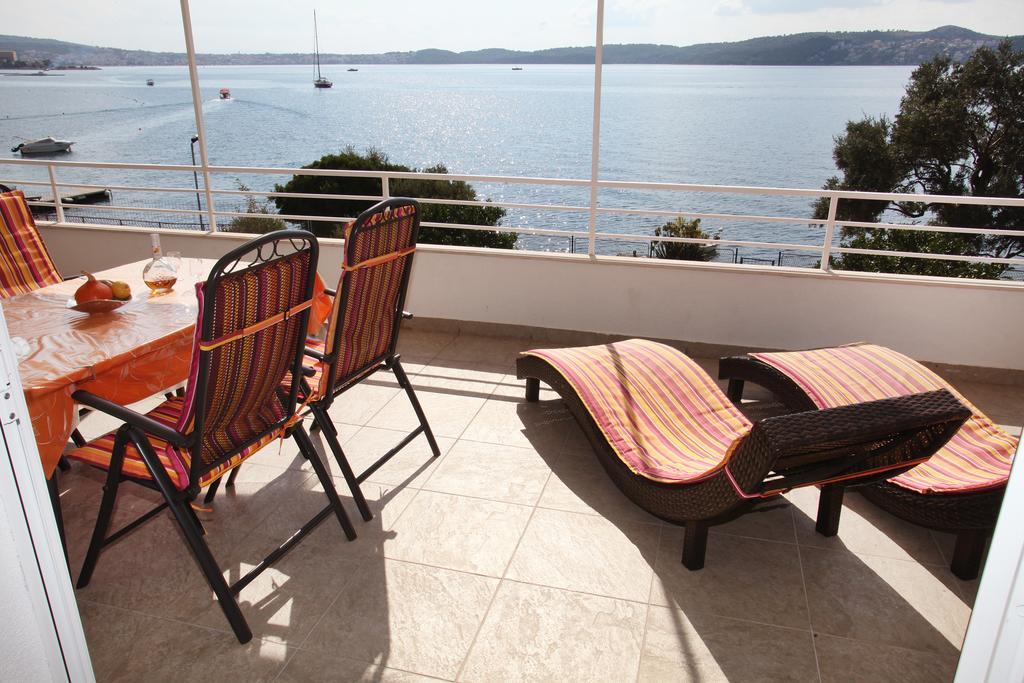 Gem Of The Sea Luxury Beach Apartment With Brand New Heating Infinity Pool Trogir Exteriér fotografie