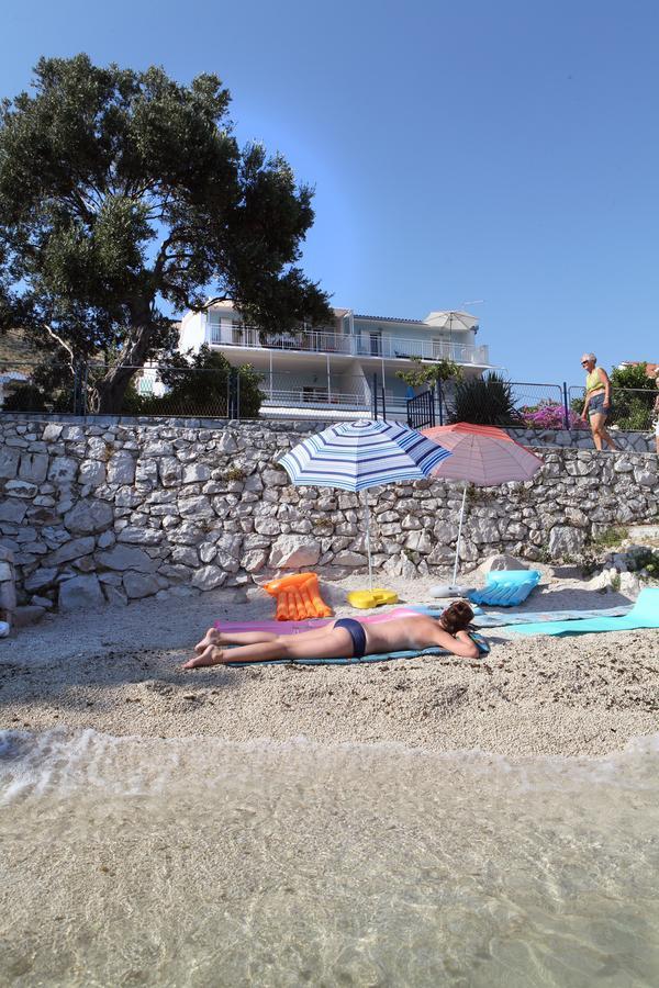 Gem Of The Sea Luxury Beach Apartment With Brand New Heating Infinity Pool Trogir Exteriér fotografie