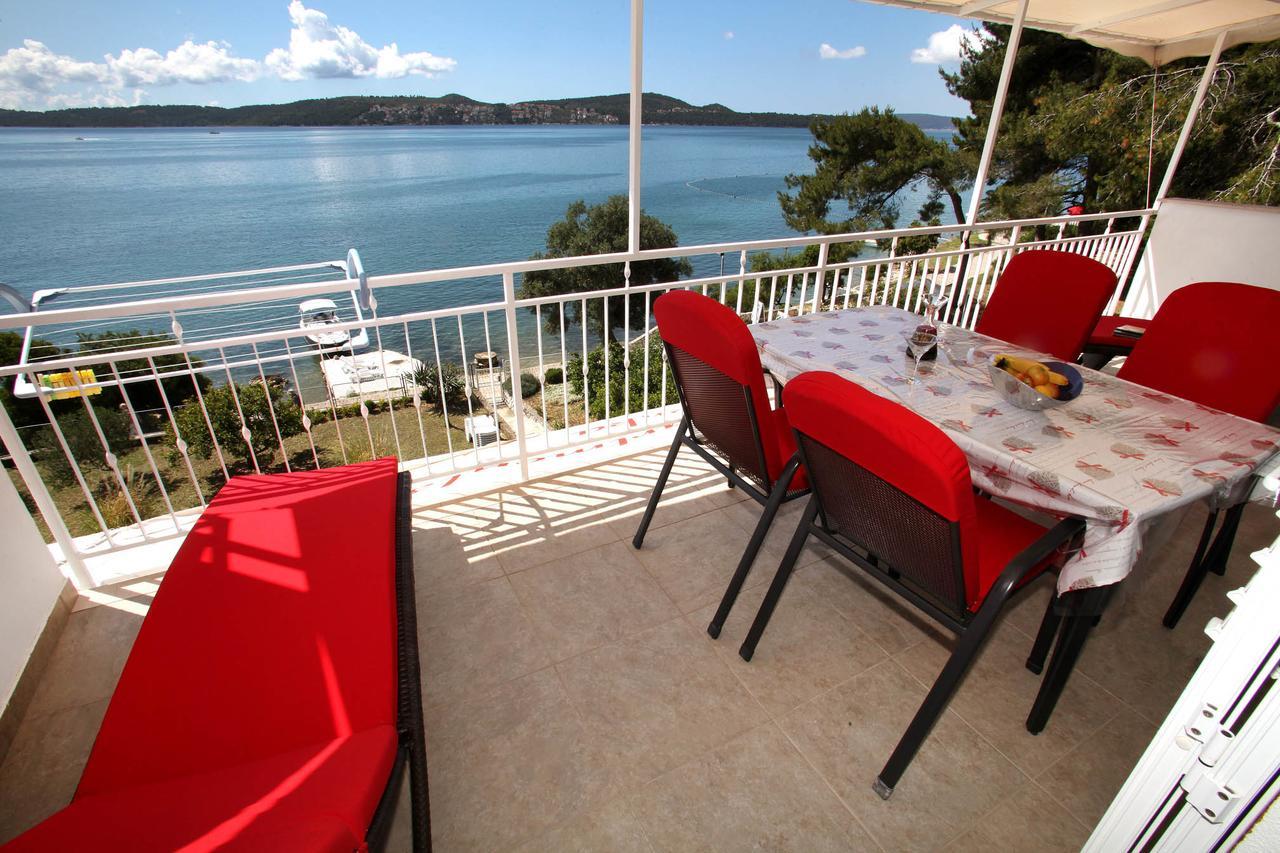Gem Of The Sea Luxury Beach Apartment With Brand New Heating Infinity Pool Trogir Exteriér fotografie