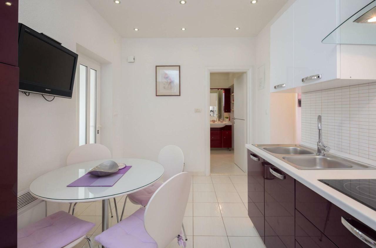 Gem Of The Sea Luxury Beach Apartment With Brand New Heating Infinity Pool Trogir Exteriér fotografie