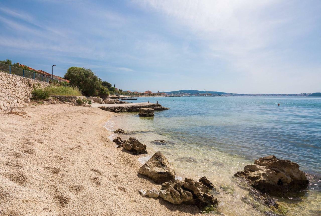 Gem Of The Sea Luxury Beach Apartment With Brand New Heating Infinity Pool Trogir Exteriér fotografie