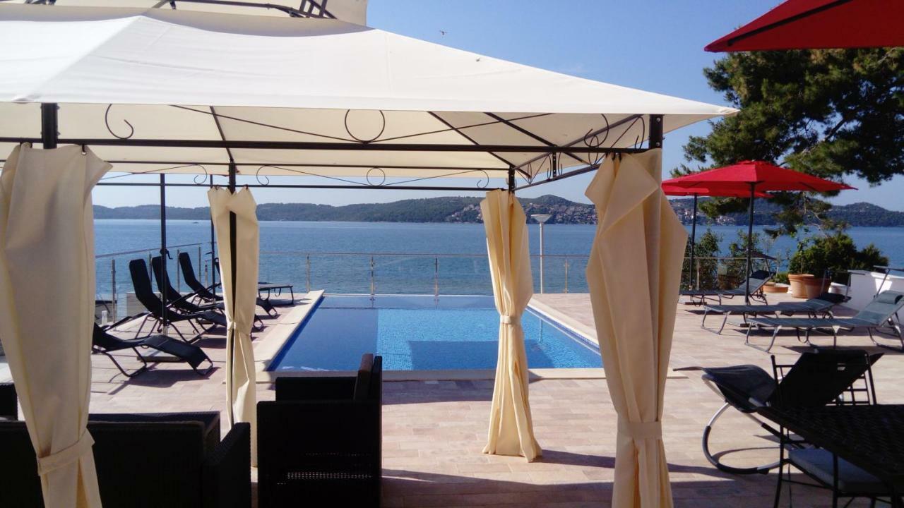 Gem Of The Sea Luxury Beach Apartment With Brand New Heating Infinity Pool Trogir Exteriér fotografie