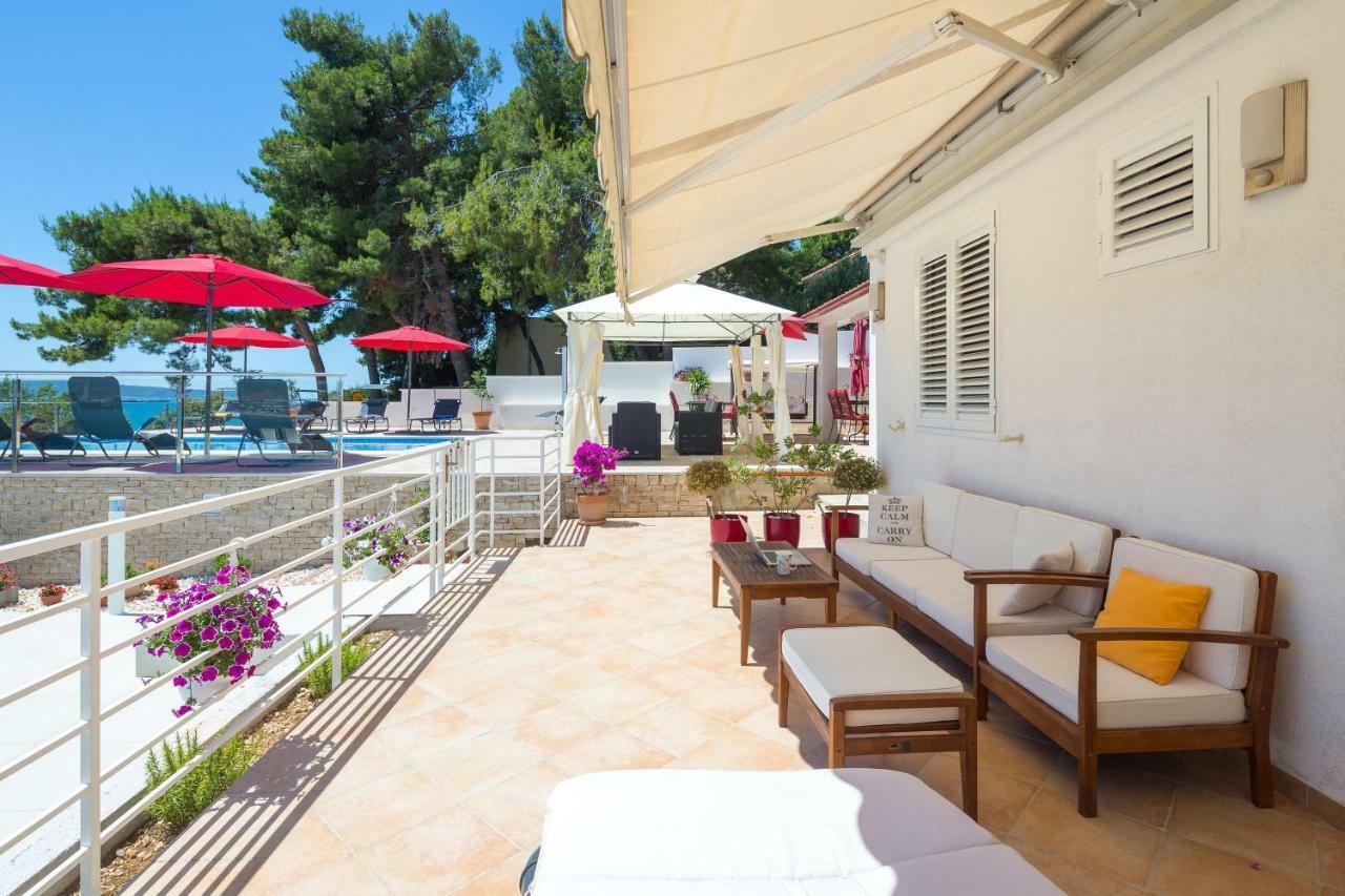 Gem Of The Sea Luxury Beach Apartment With Brand New Heating Infinity Pool Trogir Exteriér fotografie
